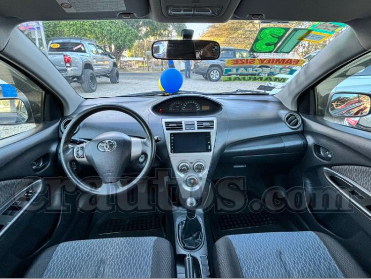 Toyota YARIS E VVT-I