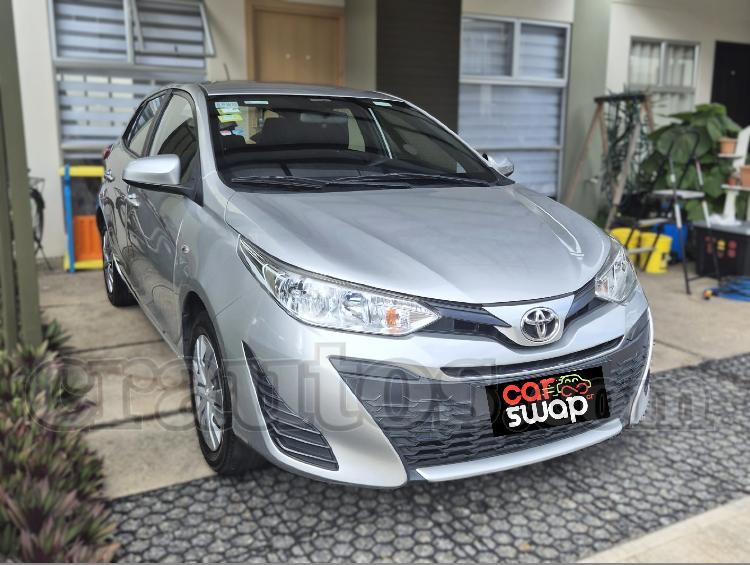 Toyota YARIS E