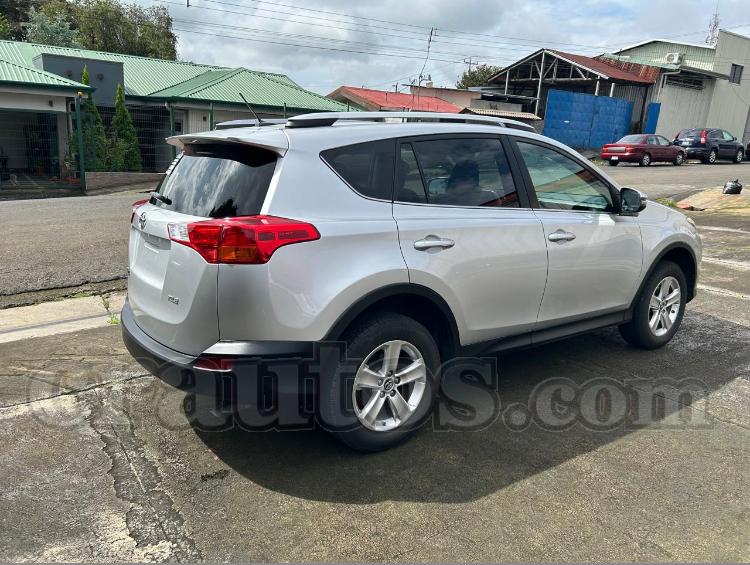 Toyota RAV4 XLE