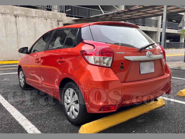 Toyota YARIS E