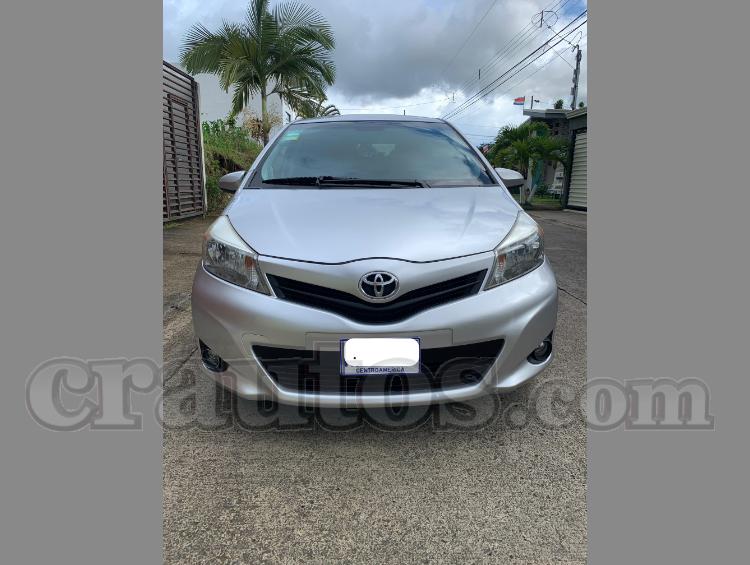 Toyota YARIS LE