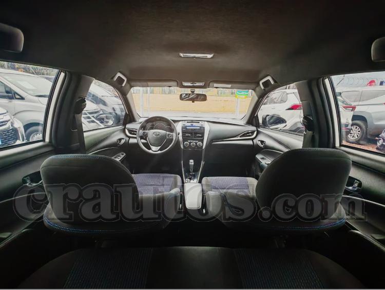 Toyota YARIS E